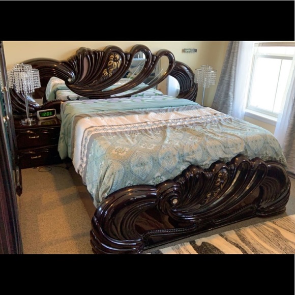 Other - Queen bedroom set.